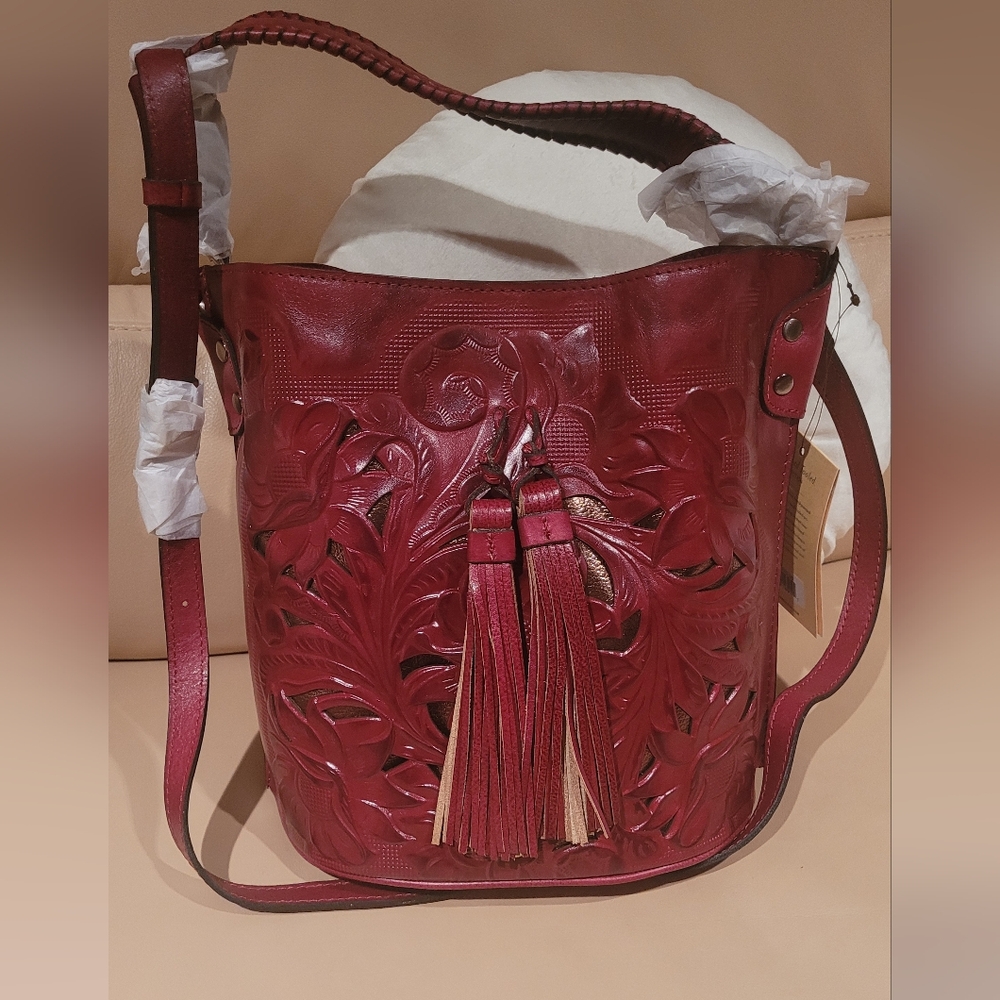 ✨️Host Pick✨️Patricia Nash Red Leather Floral Embossed Shoulder Bag